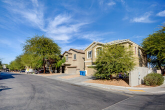 5070 Flore Del Sol St in Las Vegas, NV - Building Photo - Building Photo