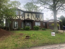 1232 Ellen Dr in South Charleston, WV - Building Photo