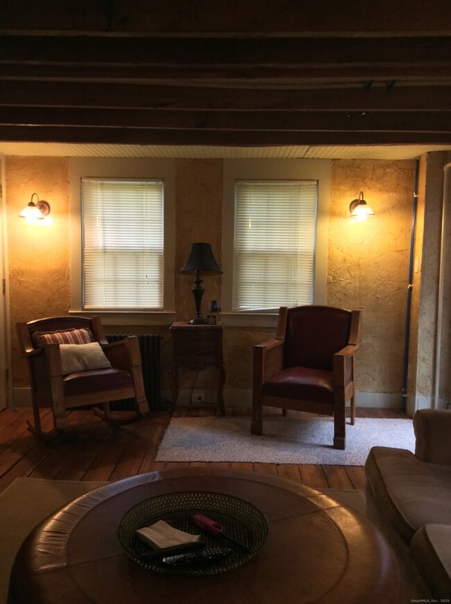 1187 Mt Carmel Ave in North Haven, CT - Building Photo - Building Photo