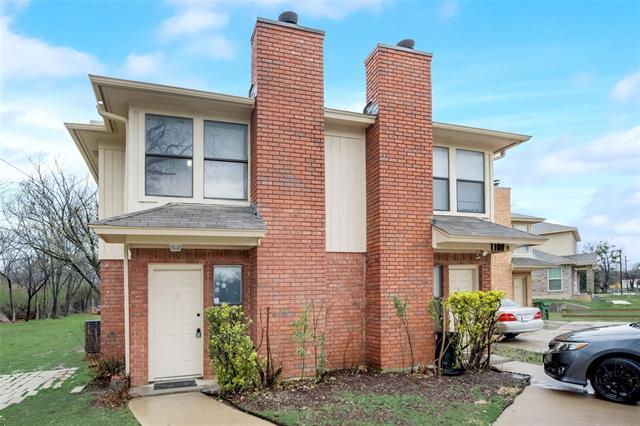 1100 Thannisch Dr in Arlington, TX - Building Photo