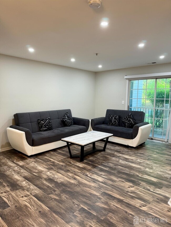 property at 816 Waterford Dr