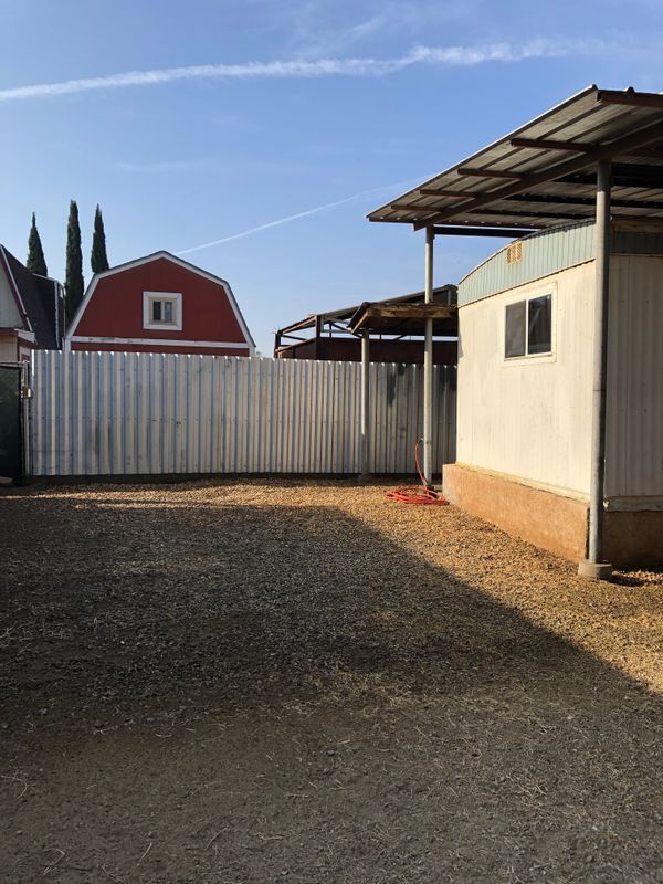 5449 Bain St in Jurupa Valley, CA - Foto de edificio - Building Photo