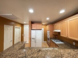 35 E Agate Ave in Las Vegas, NV - Building Photo