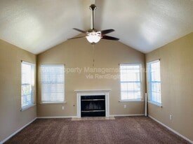 8153 N Cedar Ave in Fresno, CA - Building Photo