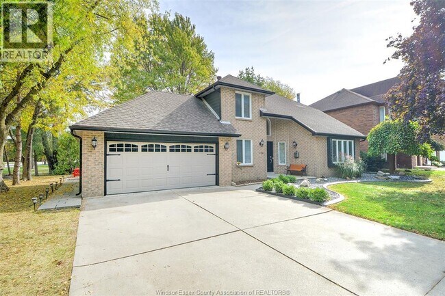 106 Marentette Dr in Lakeshore, ON - Building Photo - Building Photo