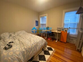 21 Moraine St in Boston, MA - Foto de edificio - Building Photo