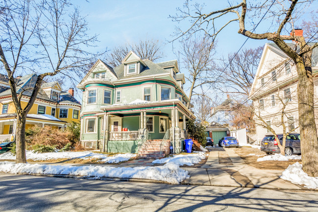 19 Abbottsford Rd in Brookline, MA - Building Photo - Other