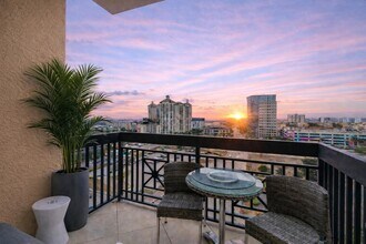 701 S Olive Ave in West Palm Beach, FL - Foto de edificio - Building Photo