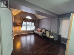 12 Phillpot Ln in Ajax, ON - Building Photo - Building Photo