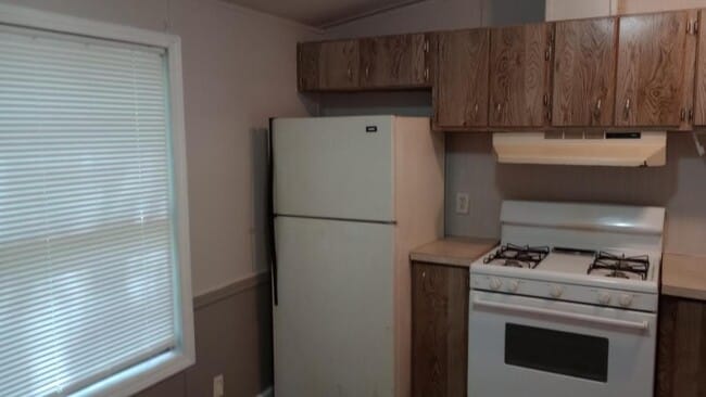 property at 70 Oak View Dr