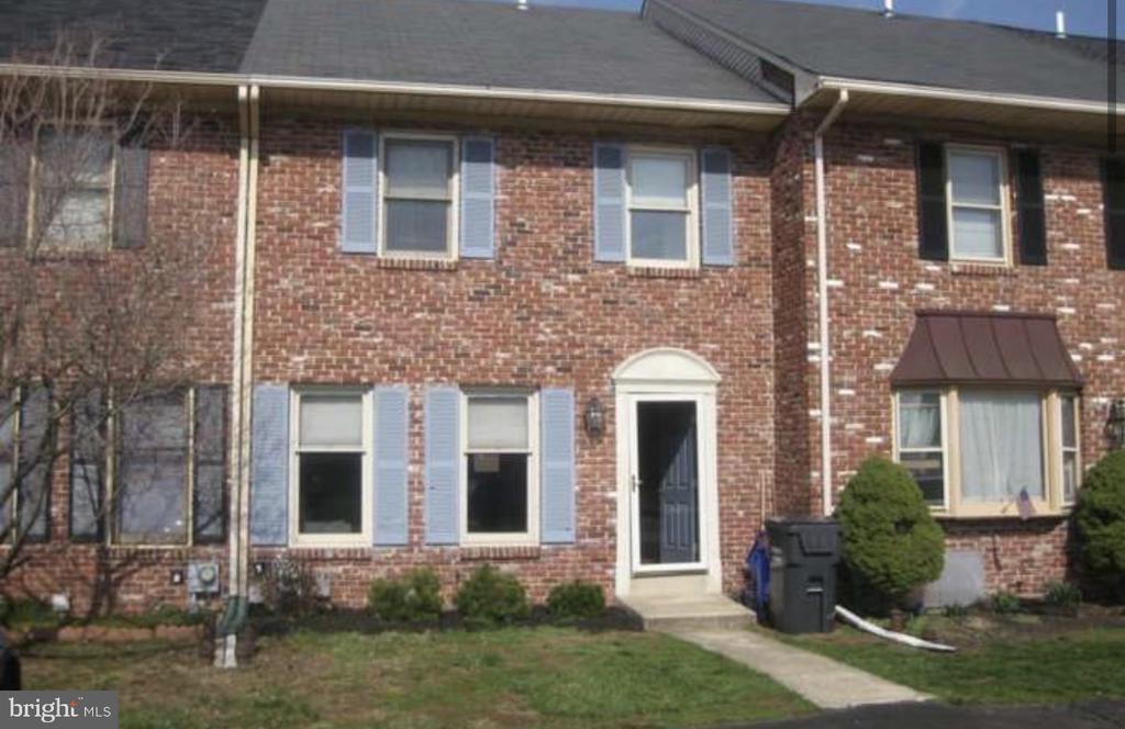 516 Susan Dr in King of Prussia, PA - Building Photo