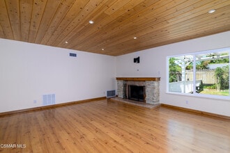 1547 Blackstock Ave in Simi Valley, CA - Building Photo - Building Photo