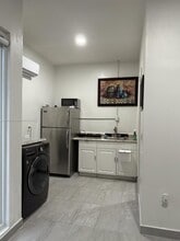 1429 SW 103rd Ave in Miami, FL - Building Photo - Building Photo