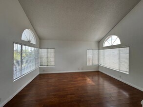 137 Sandpoint Ln in Riverside, CA - Building Photo - Building Photo