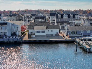 1828 Ensign Ct in Toms River, NJ - Building Photo - Building Photo