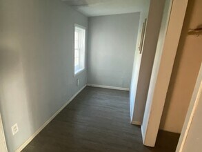 605 N Market St, Unit 1 in Oskaloosa, IA - Building Photo - Building Photo