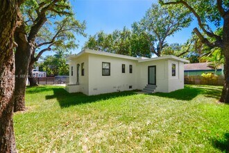 655 NE 62nd St in Miami, FL - Building Photo - Building Photo