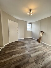 90 E 25th St, Unit 3 in Bayonne, NJ - Building Photo - Building Photo