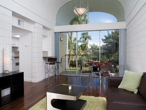 The Oasis Club in Tampa, FL - Foto de edificio - Interior Photo