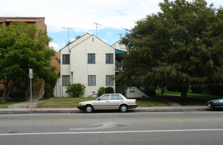 1031 E Glenoaks Blvd Apartamentos