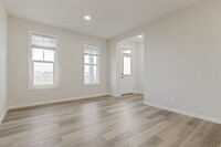 23 Heirloom Blvd SE in Calgary, AB - Building Photo - Building Photo