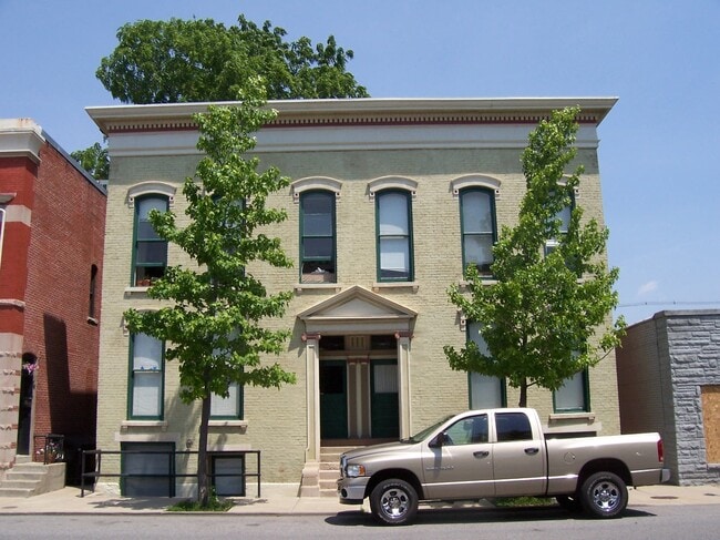 612 Columbia St, Unit A in Lafayette, IN - Foto de edificio - Building Photo