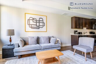 555 San Antonio Rd in Mountain View, CA - Building Photo - Building Photo