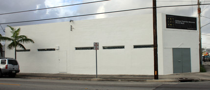 4298 NW South Tamiami Canal Dr in Miami, FL - Building Photo - Building Photo