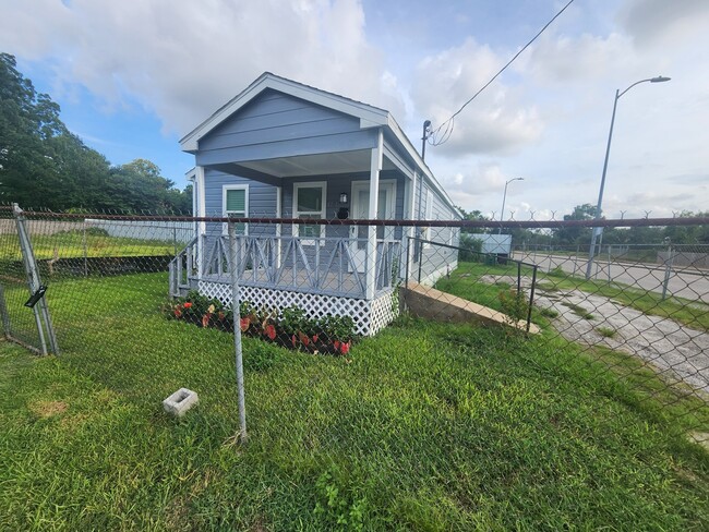 4204 Tiffin St in Houston, TX - Building Photo - Building Photo