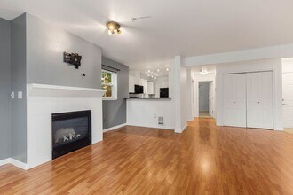 23420 SE Black Nugget Rd in Issaquah, WA - Building Photo - Building Photo