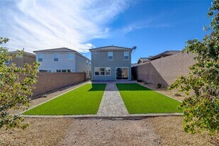 8356 Carmentis Ave in Las Vegas, NV - Building Photo