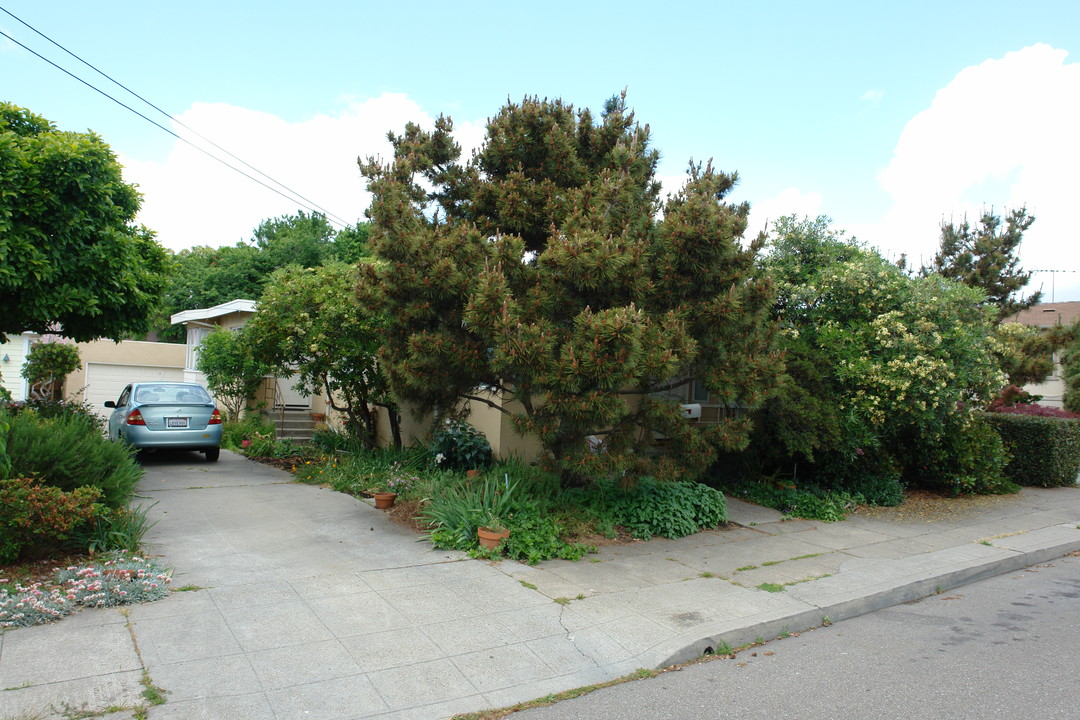 1400 Neilson St in Berkeley, CA - Building Photo