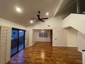 305 Coral Reef Dr, Unit 8 in Huntington Beach, CA - Building Photo - Building Photo