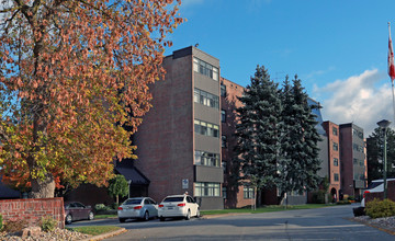 The Fairways Condo in St Catharines, ON - Building Photo - Primary Photo