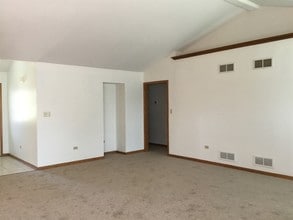 5139 Fairground Ct in Monee, IL - Building Photo - Building Photo