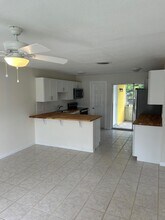 2180 NE Rustic Way in Jensen Beach, FL - Building Photo - Building Photo