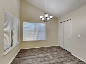 2131 Goldspring Ln in Spring, TX - Foto de edificio - Building Photo