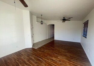 516 E Wolf Hollow Dr in Casa Grande, AZ - Building Photo - Building Photo