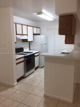 15275 SW 107th Ln in Miami, FL - Foto de edificio - Building Photo