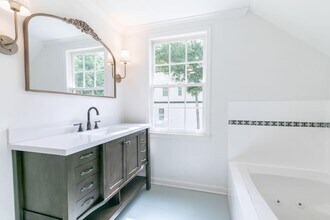 2010 Bixby St SE in Atlanta, GA - Building Photo - Building Photo