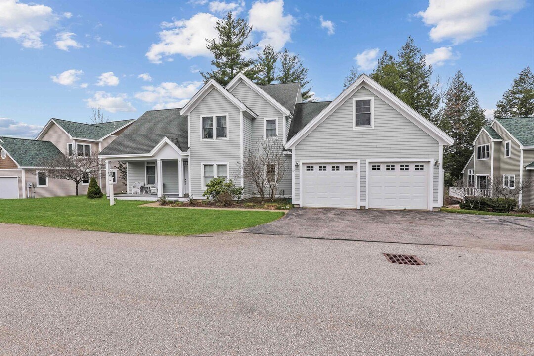 19 Linkside Dr in Thornton, NH - Building Photo