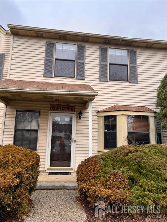 property at 2802 Deerfield Dr