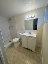 15205 NE 6th Ave in Miami, FL - Building Photo - Building Photo