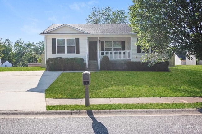 property at 2425 Saluda Dr