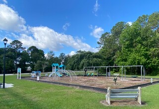 214 Madison Ave in St. Marys, GA - Foto de edificio - Building Photo