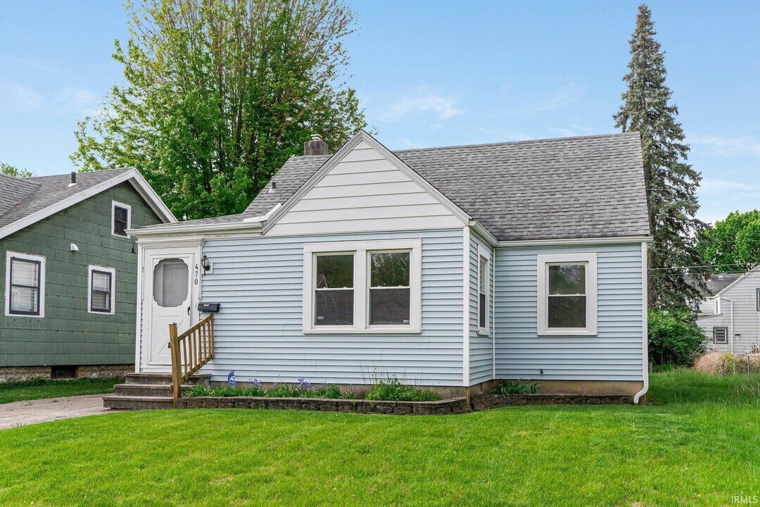 470 Charlotte Ave in Fort Wayne, IN - Building Photo