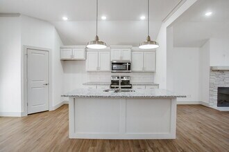 811 North 4th Street in Wolfforth, TX - Building Photo - Building Photo