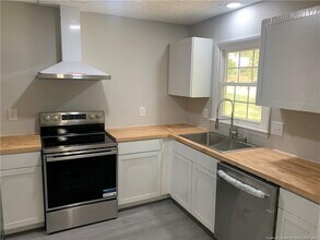 412 Nottingham Dr in Fayetteville, NC - Building Photo - Building Photo