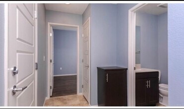 5160 Calle Sand Arch in San Diego, CA - Building Photo - Building Photo