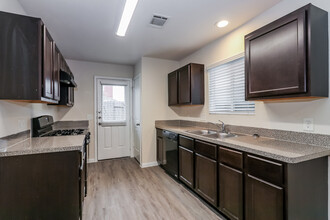 5554 Latta Plantation Dr in Katy, TX - Building Photo - Building Photo